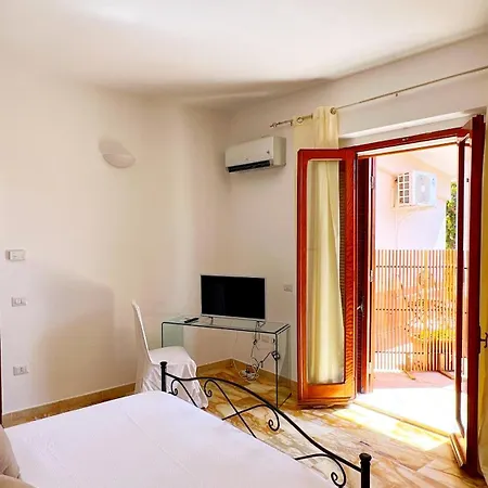 Iole Carloforte (Isola di San Pietro)