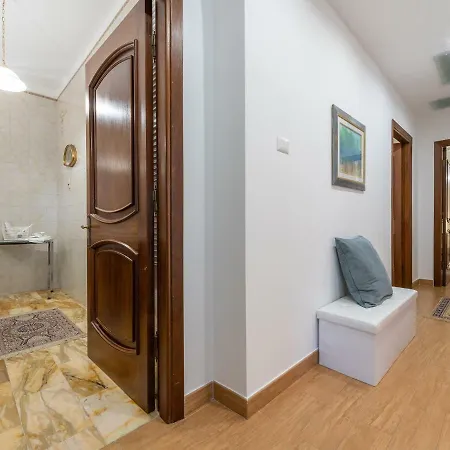 Iole Bed and breakfast